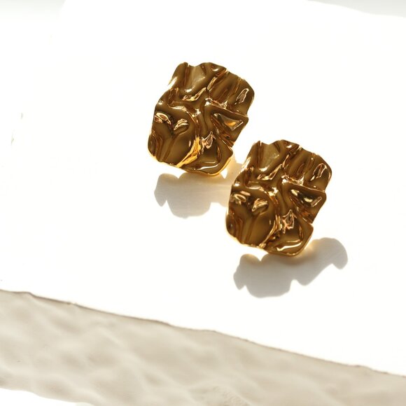 14K Gold Filled Square Hoop Earrings - Picture 3 of 5